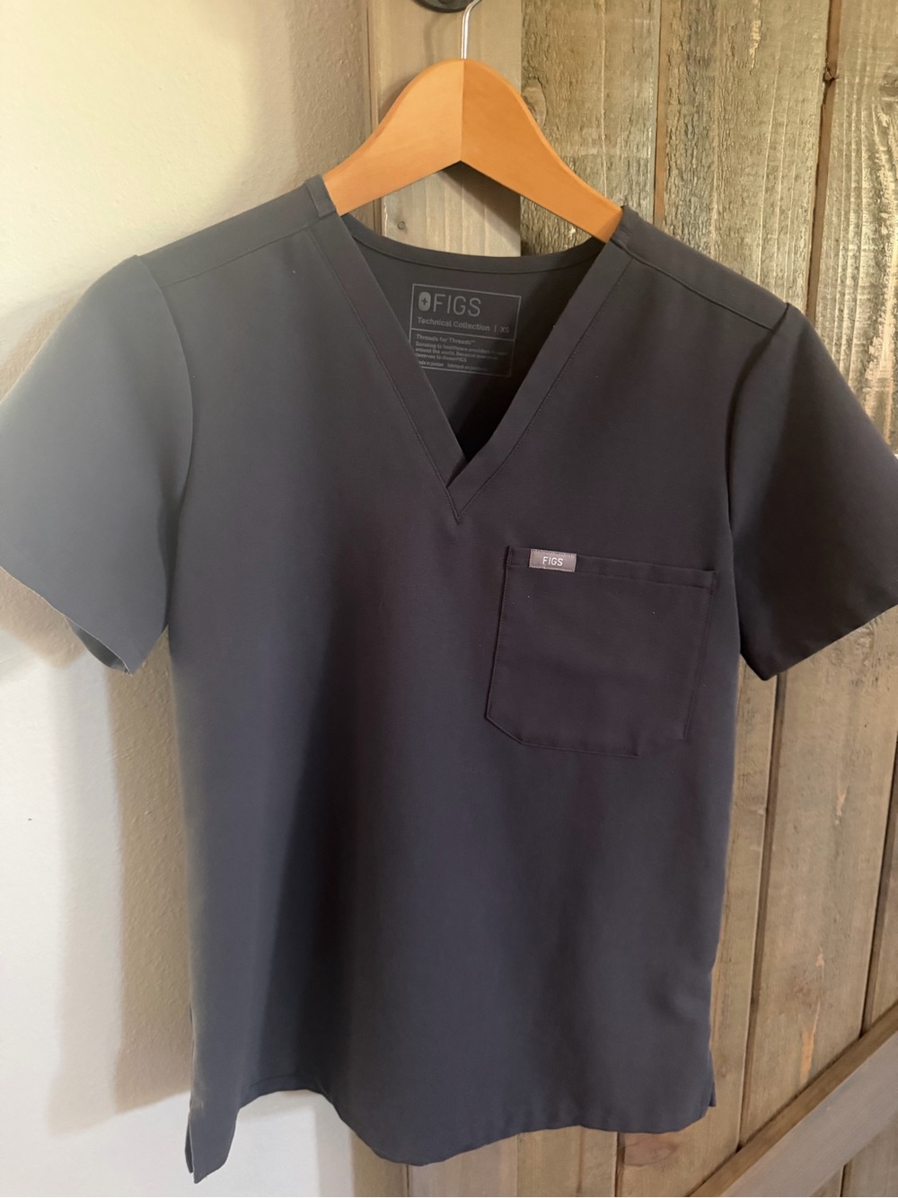 Figs Women's V-Neck Scrub Top in Navy